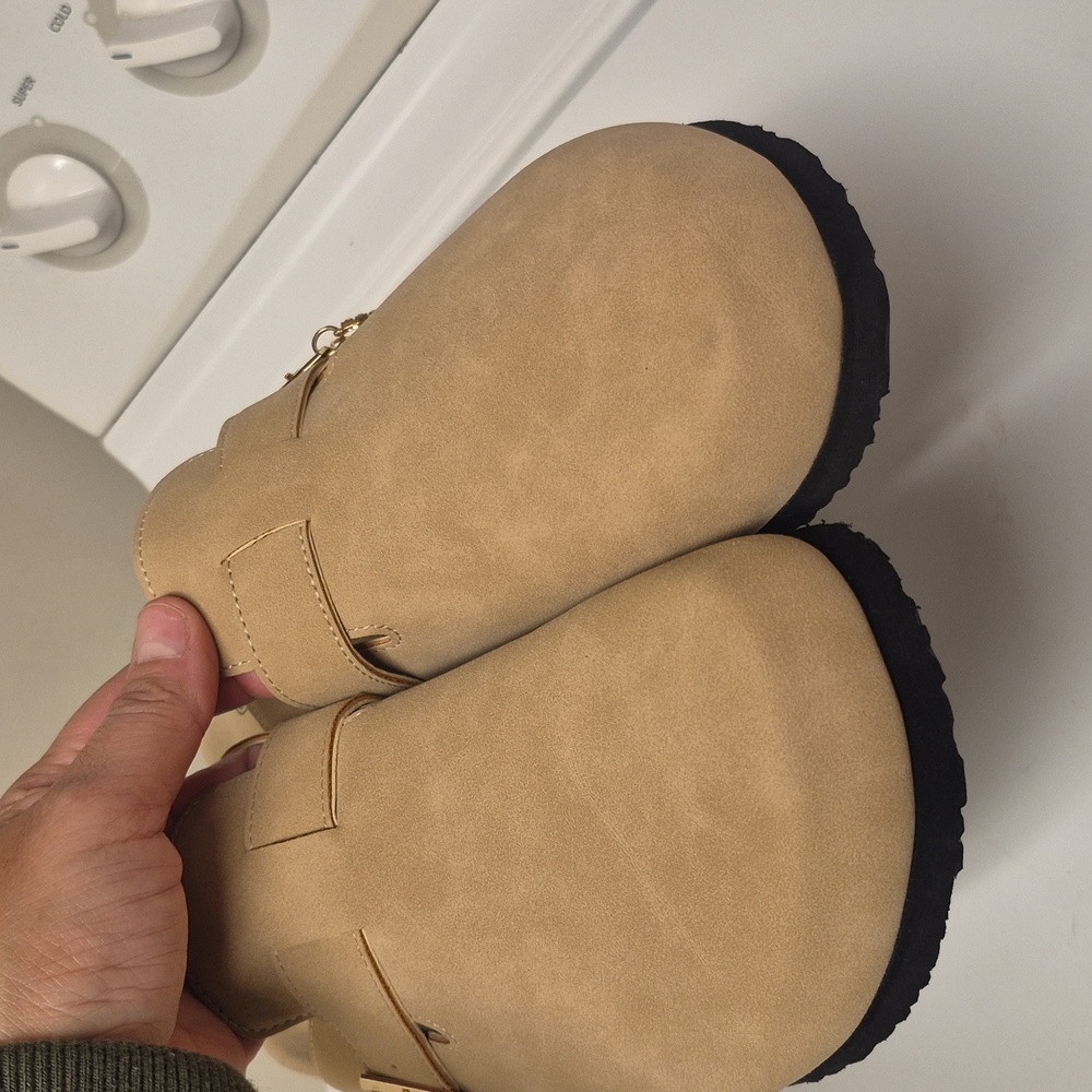Olivia & Kate Clogs (91/2) Nwt - Picture 6 of 9
